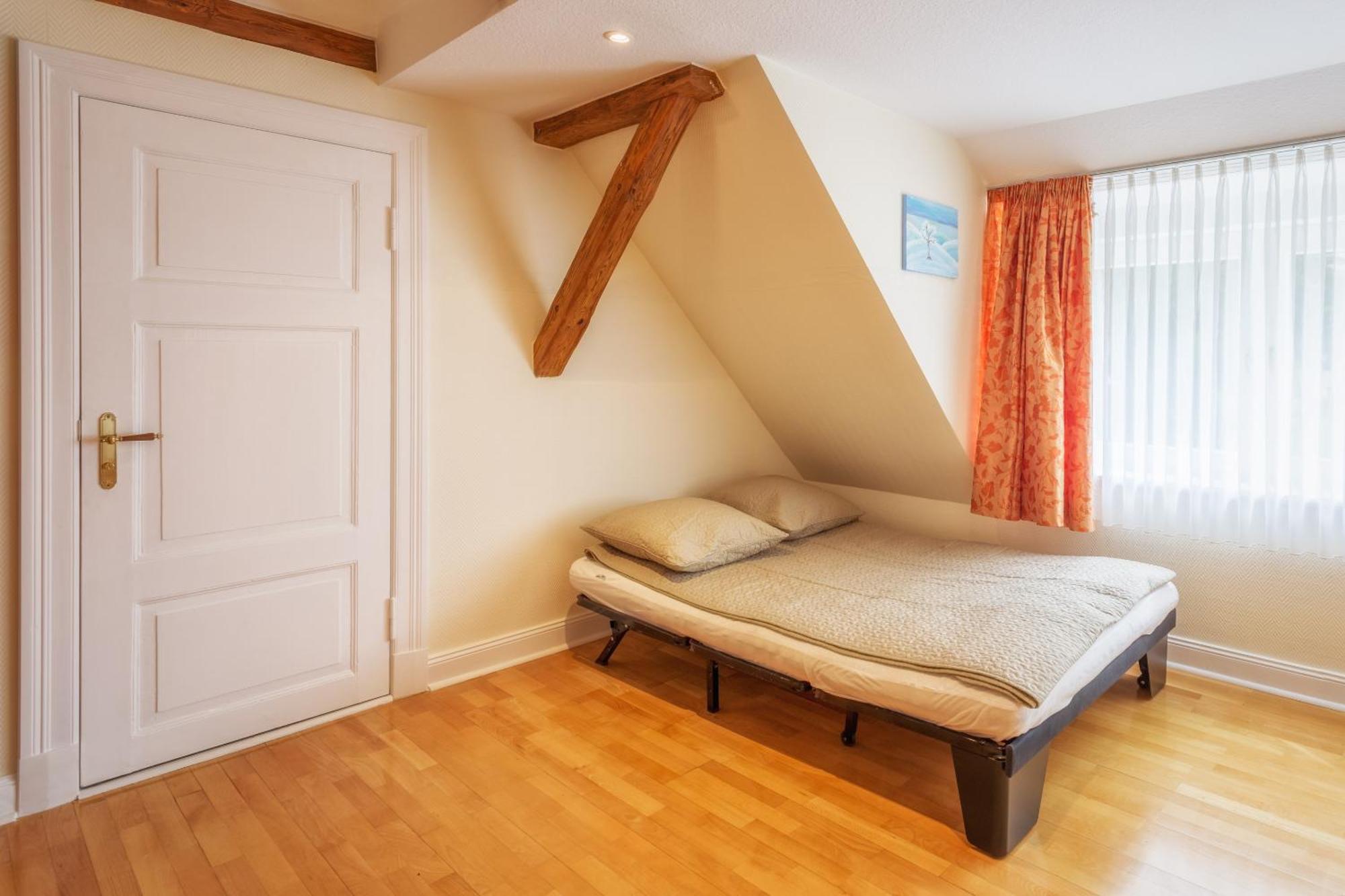 J1 Idyllisches Mit Seeblick Holiday home Julchendorf