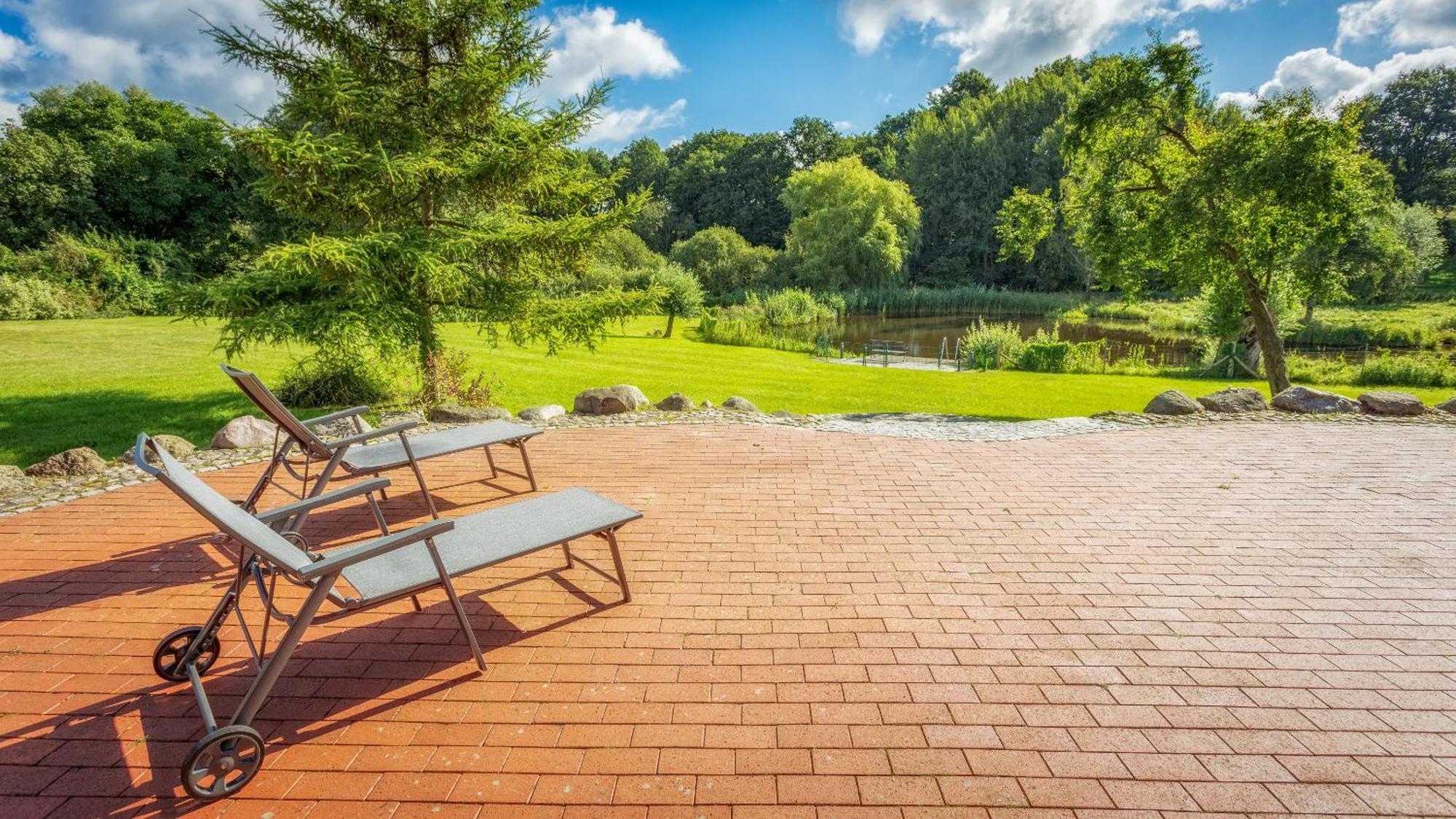 Holiday home J1 Idyllisches Mit Seeblick Julchendorf